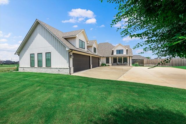 6221 NW 163rd Place, Edmond, OK 73013