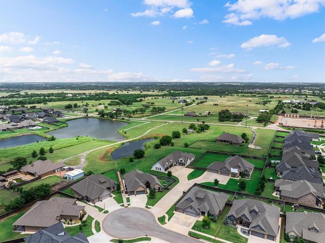 6221 NW 163rd Place, Edmond, OK 73013
