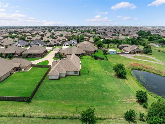 6221 NW 163rd Place, Edmond, OK 73013