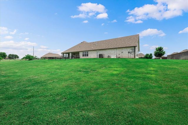 6221 NW 163rd Place, Edmond, OK 73013