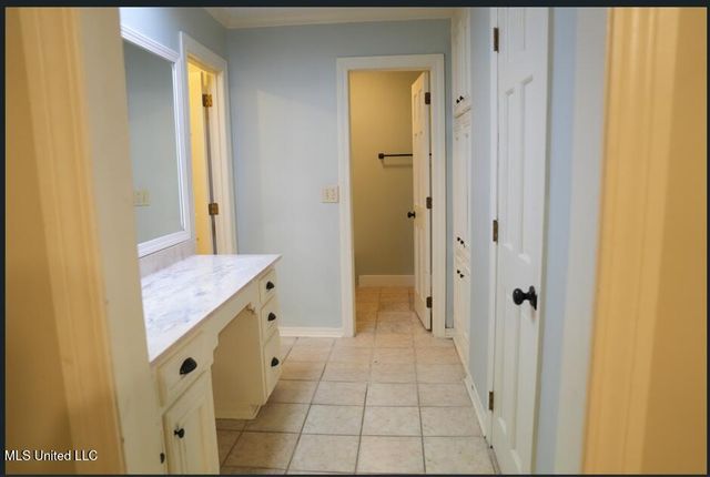 1432 Tracewood Drive, Jackson, MS 39211