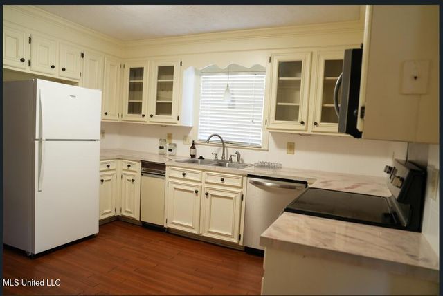 1432 Tracewood Drive, Jackson, MS 39211