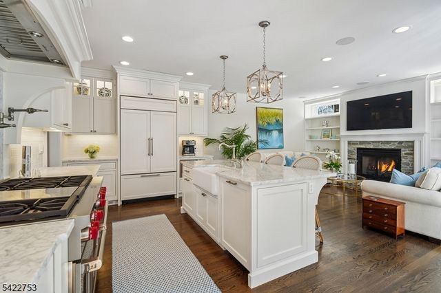 44 Canoe Brook Pkwy, Summit City, NJ 07901