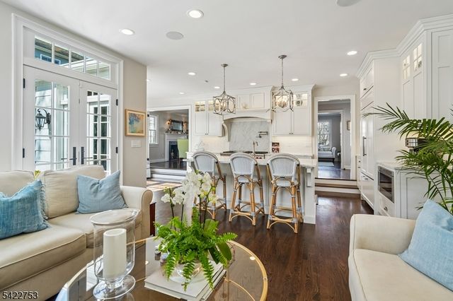 44 Canoe Brook Pkwy, Summit City, NJ 07901