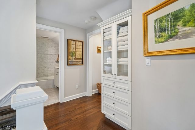 44 Canoe Brook Pkwy, Summit City, NJ 07901