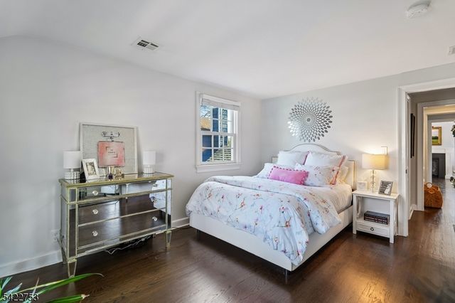 44 Canoe Brook Pkwy, Summit City, NJ 07901