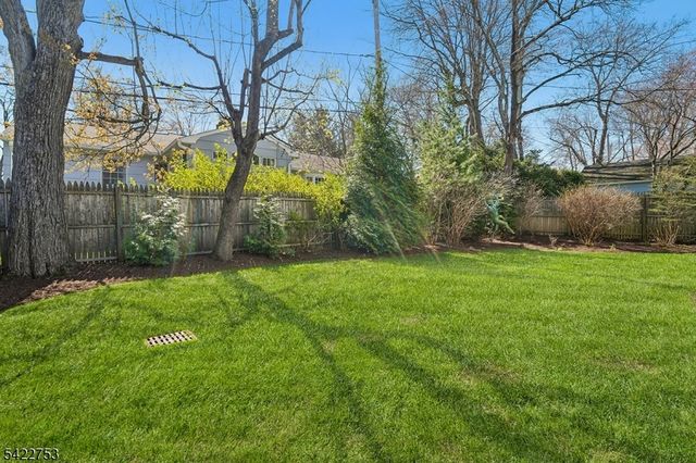 44 Canoe Brook Pkwy, Summit City, NJ 07901