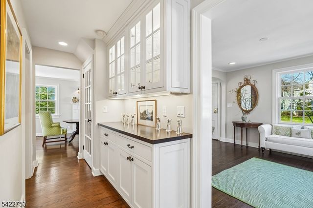 44 Canoe Brook Pkwy, Summit City, NJ 07901