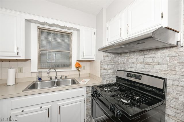 553 Princeton Avenue, Barberton, OH 44203