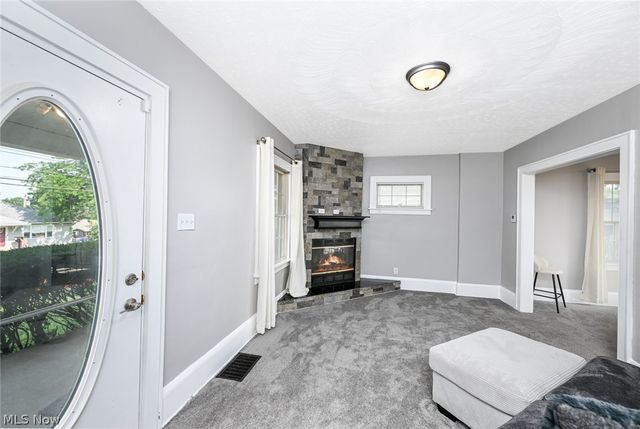 553 Princeton Avenue, Barberton, OH 44203