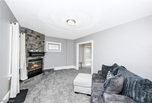 553 Princeton Avenue, Barberton, OH 44203