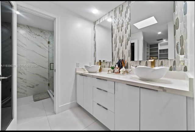 20051 NW 64th Pl 0, Hialeah, FL 33015