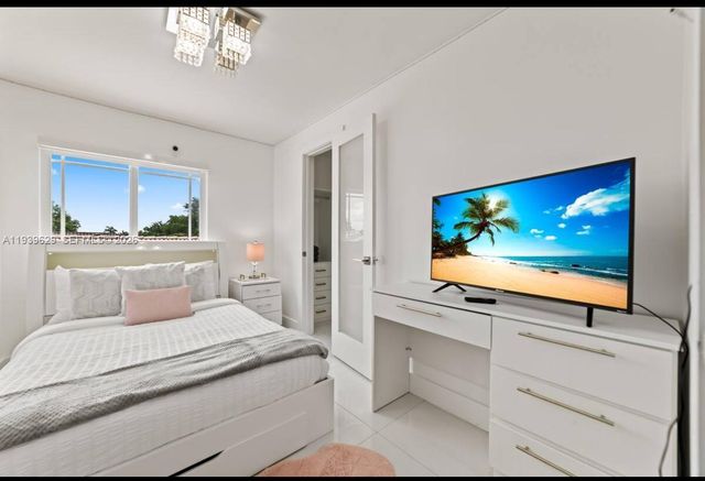 20051 NW 64th Pl 0, Hialeah, FL 33015