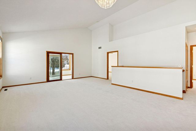 481 Meadowood Lane, Burnsville, MN 55337