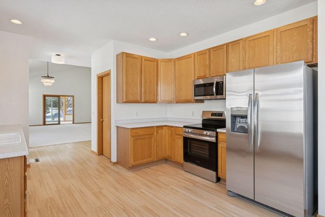 481 Meadowood Lane, Burnsville, MN 55337