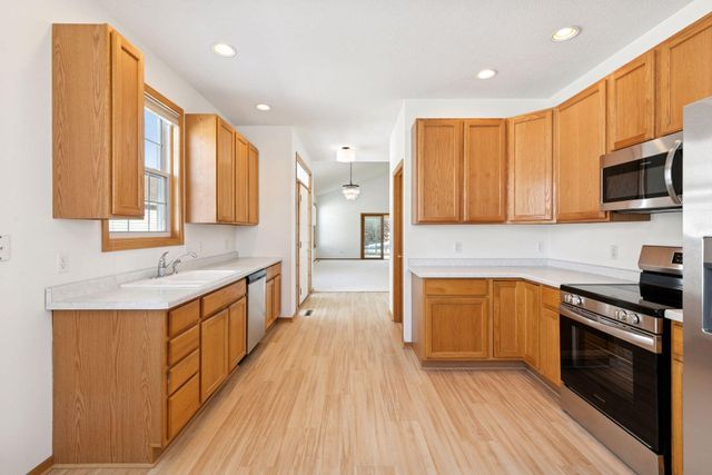 481 Meadowood Lane, Burnsville, MN 55337