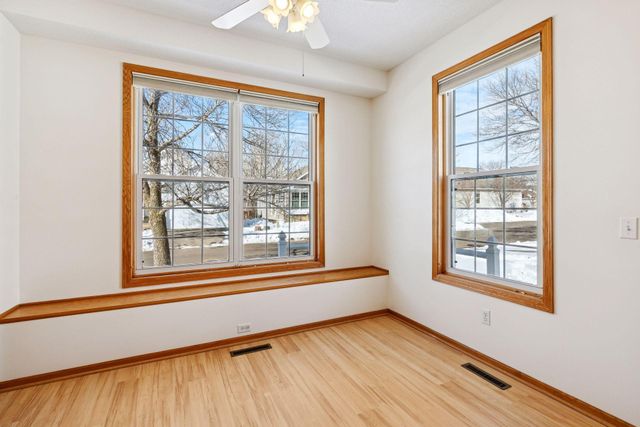 481 Meadowood Lane, Burnsville, MN 55337