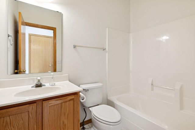 481 Meadowood Lane, Burnsville, MN 55337