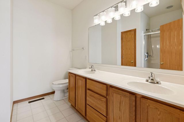 481 Meadowood Lane, Burnsville, MN 55337