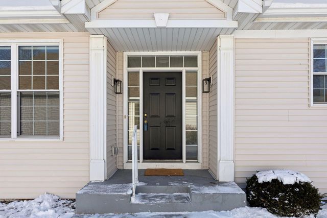 481 Meadowood Lane, Burnsville, MN 55337