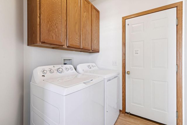 481 Meadowood Lane, Burnsville, MN 55337