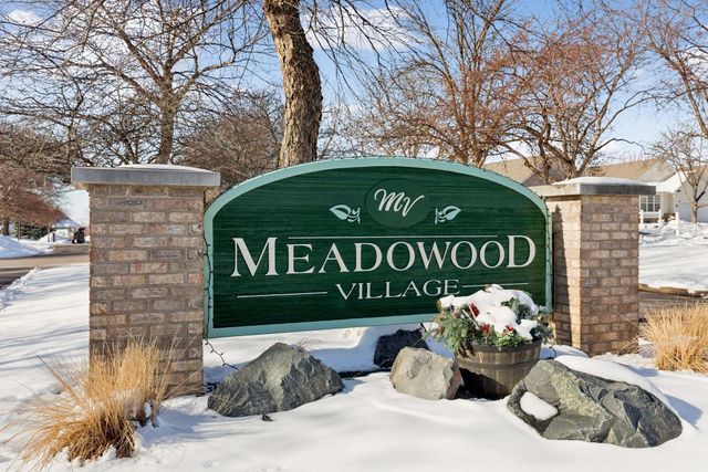 481 Meadowood Lane, Burnsville, MN 55337