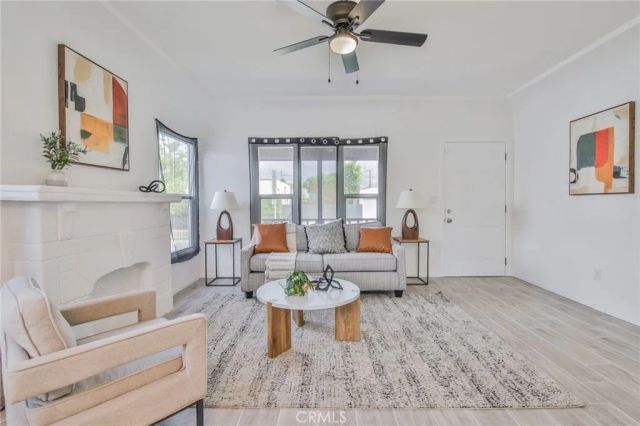 2512 W 60th Street, Los Angeles, CA 90043