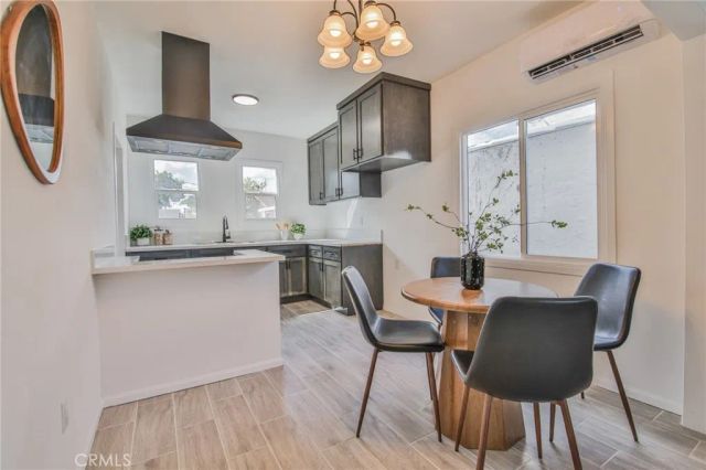 2512 W 60th Street, Los Angeles, CA 90043