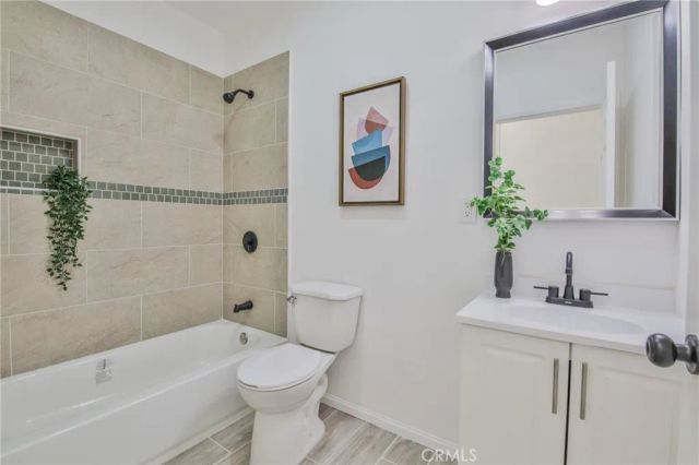 2512 W 60th Street, Los Angeles, CA 90043