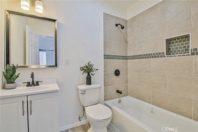 2512 W 60th Street, Los Angeles, CA 90043