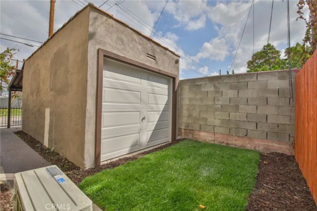 2512 W 60th Street, Los Angeles, CA 90043
