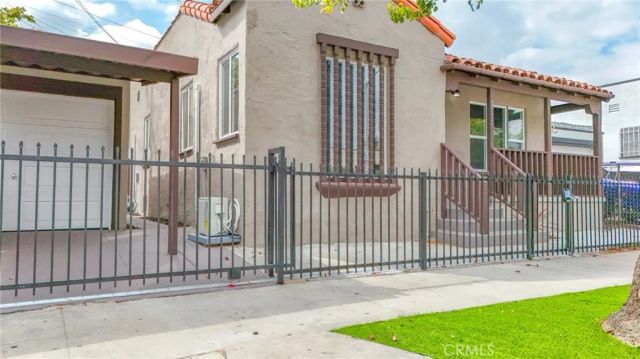 2512 W 60th Street, Los Angeles, CA 90043