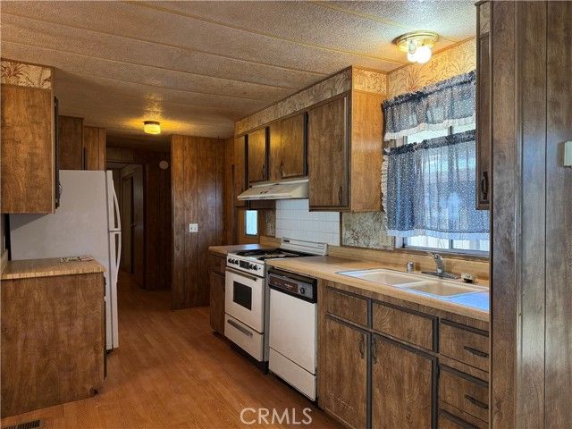 2776 Lakeshore, Lakeport, CA 95453