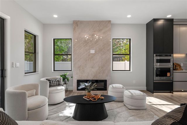 3104 W PINE STREET, Tampa, FL 33607