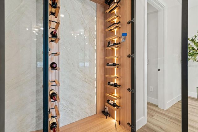 3104 W PINE STREET, Tampa, FL 33607