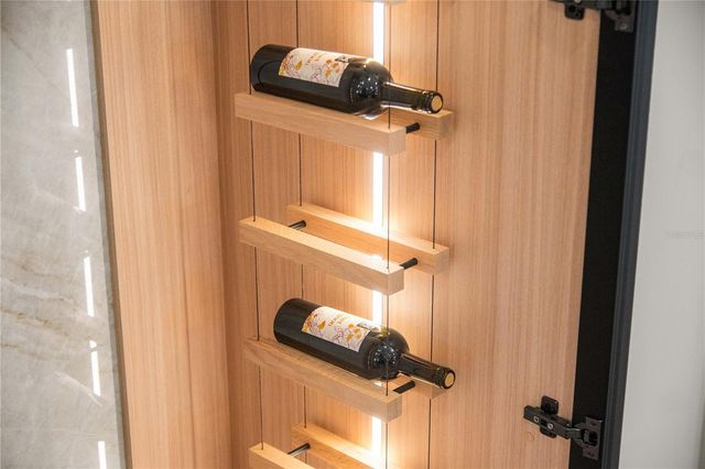 3104 W PINE STREET, Tampa, FL 33607