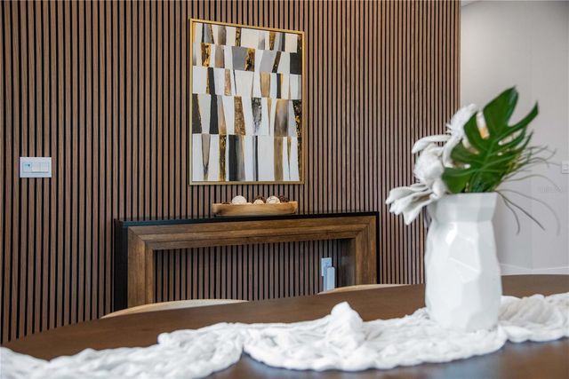 3104 W PINE STREET, Tampa, FL 33607