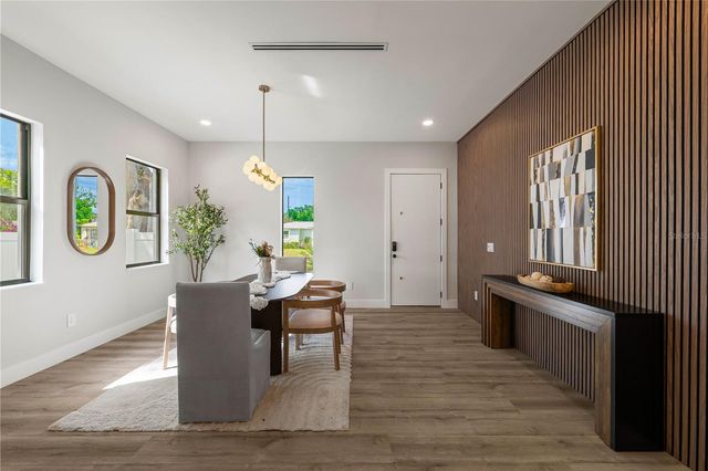 3104 W PINE STREET, Tampa, FL 33607