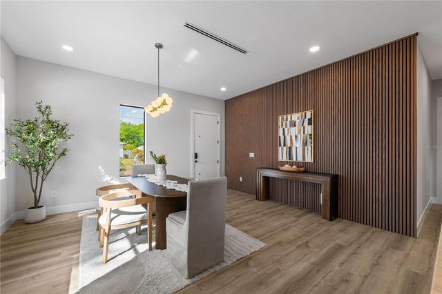 3104 W PINE STREET, Tampa, FL 33607