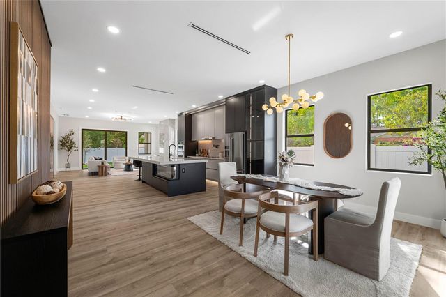 3104 W PINE STREET, Tampa, FL 33607