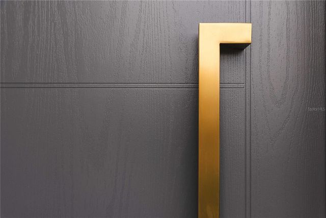 3104 W PINE STREET, Tampa, FL 33607