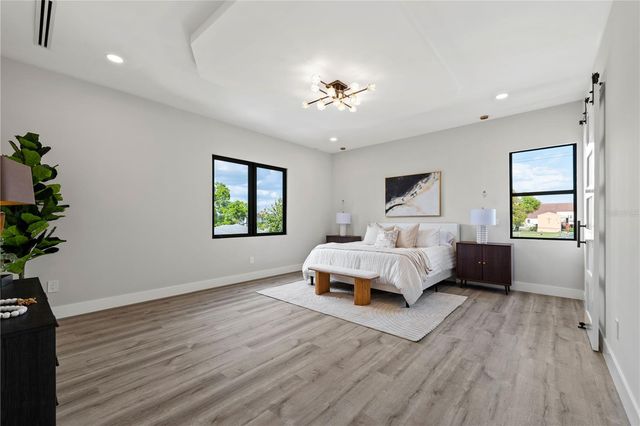 3104 W PINE STREET, Tampa, FL 33607