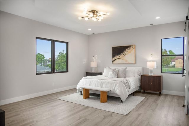 3104 W PINE STREET, Tampa, FL 33607