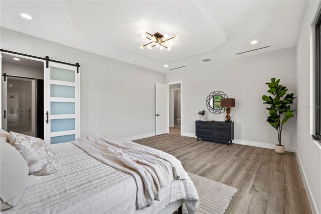 3104 W PINE STREET, Tampa, FL 33607