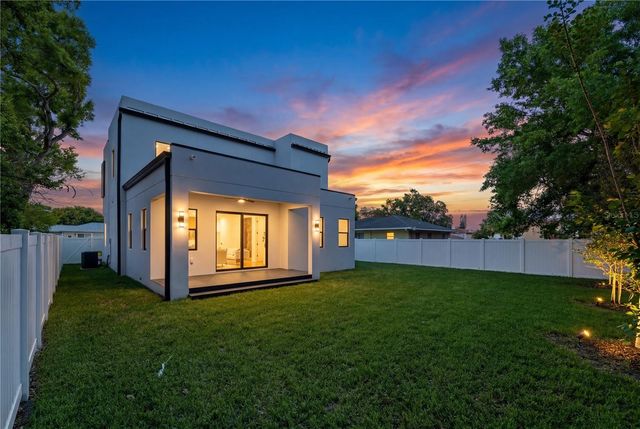 3104 W PINE STREET, Tampa, FL 33607