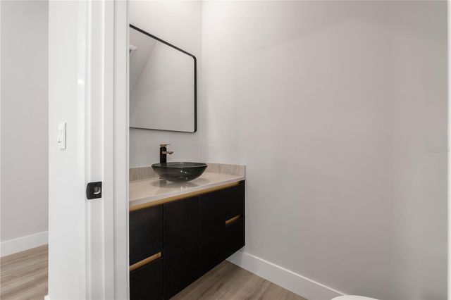 3104 W PINE STREET, Tampa, FL 33607