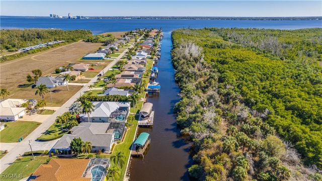 2206 Coral Point DR, Cape Coral, FL 33990