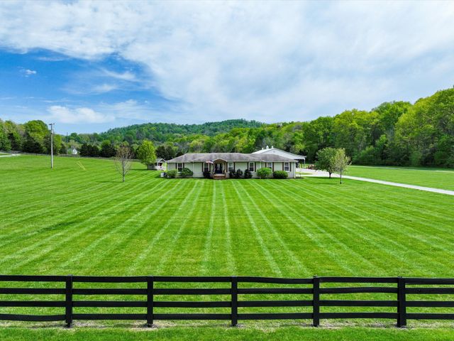 6865 Flat Creek Rd, College Grove, TN 37046