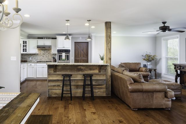 6865 Flat Creek Rd, College Grove, TN 37046