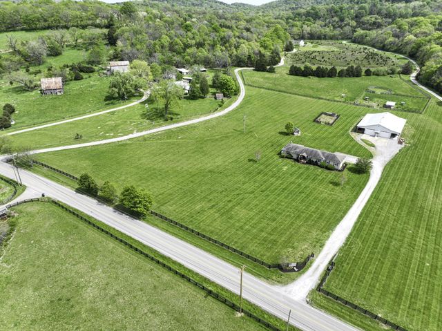 6865 Flat Creek Rd, College Grove, TN 37046